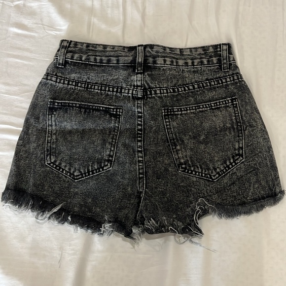 NEVER WORN Size XS Black washed jean shorts - Picture 2 of 3